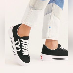 Vans Sid Ni Platform Trainer 8.5 Womens